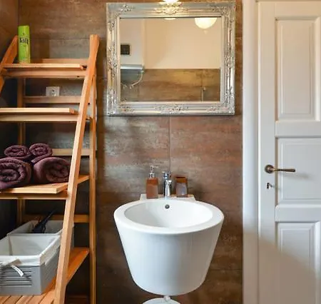 Avino アパート ザダル