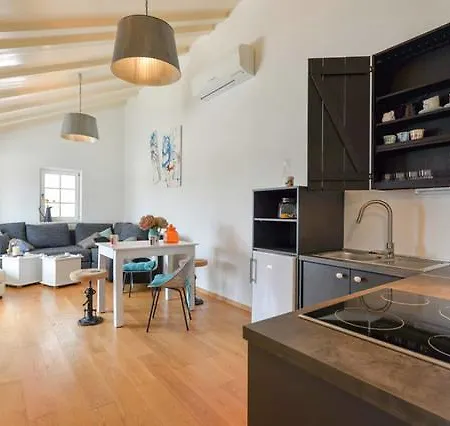 Avino Apartment